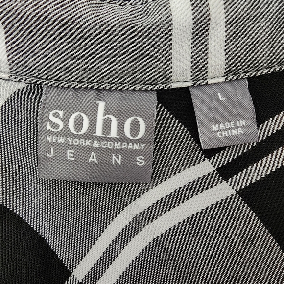 Soho New York & Company size Large button down shirt, black and white - Picture 2 of 7